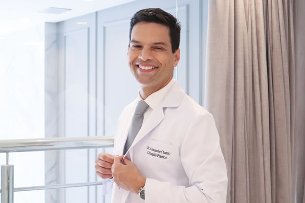 <span> Apresentação </span> Dr. Alexandre Charão